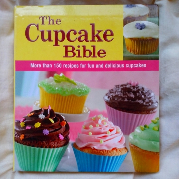 The Cupcake Bible baking book - Picture 1 of 3